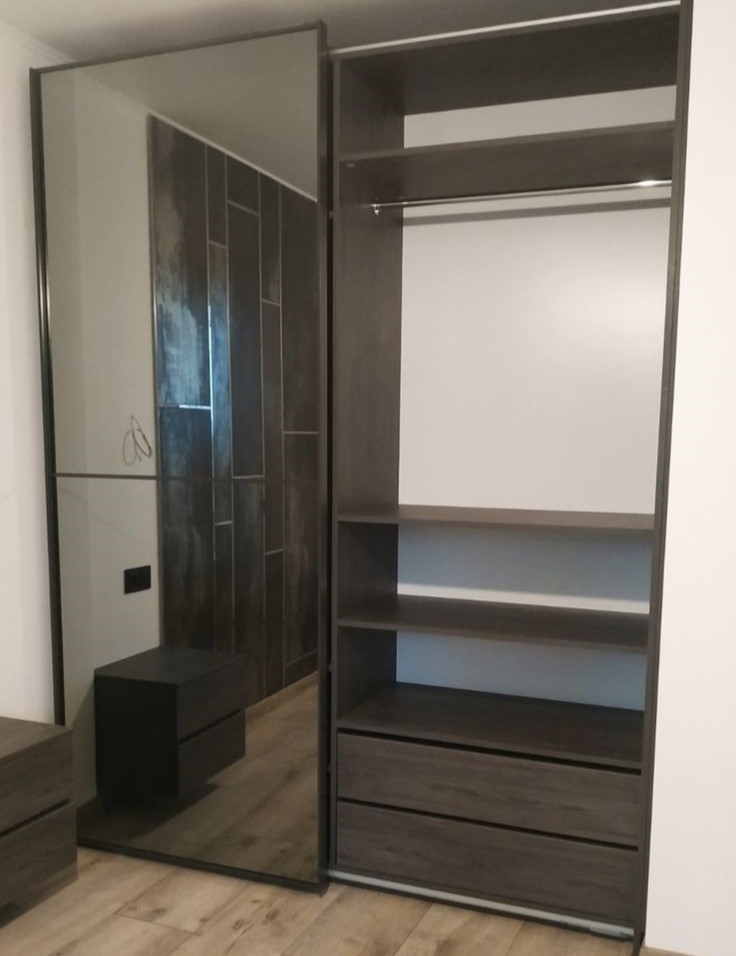 Шкаф купе венге зеркальный. Фото 4