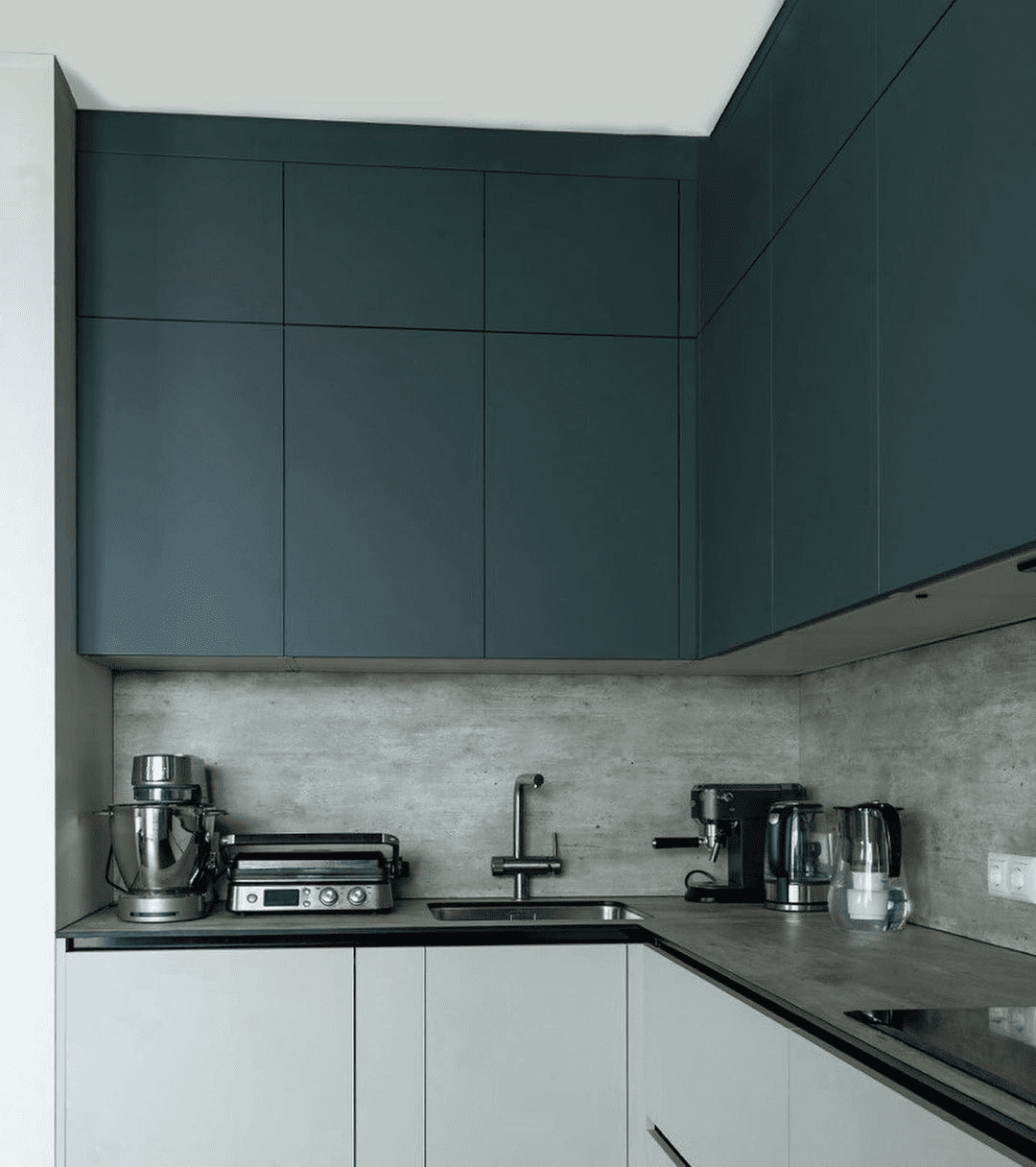 Кухня с изумрудным акцентом . Фото 3