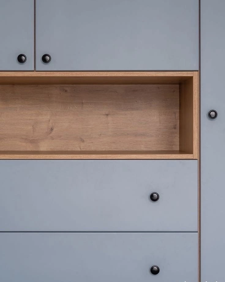 Современный шкаф с комодом. Фото 4